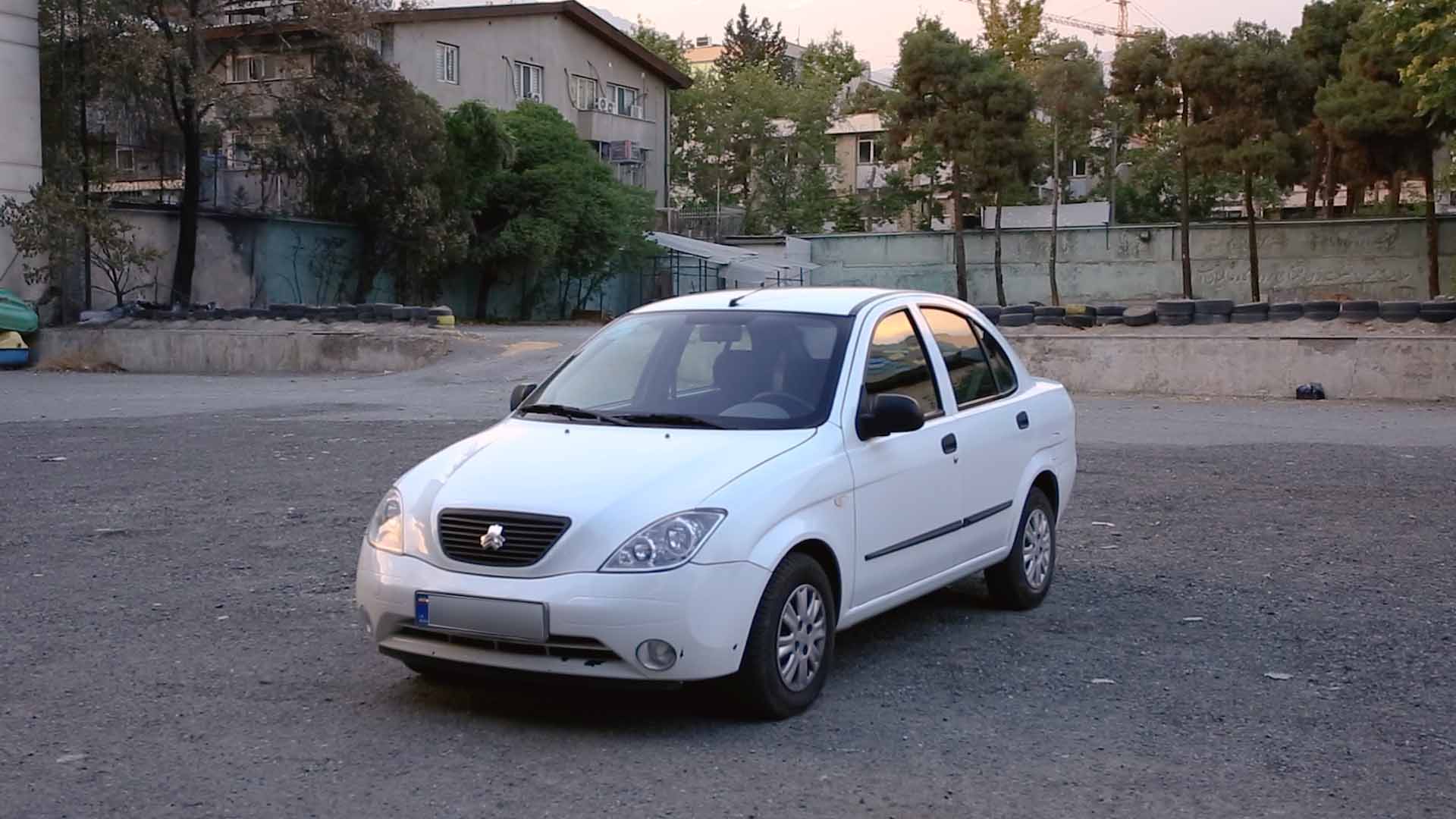 نمای جلو سمت راننده