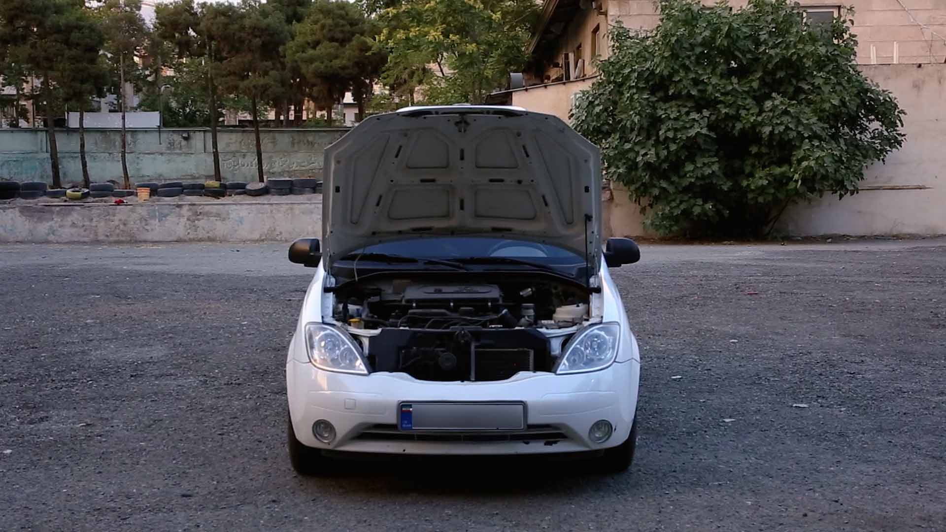 نمای داخل کاپوت